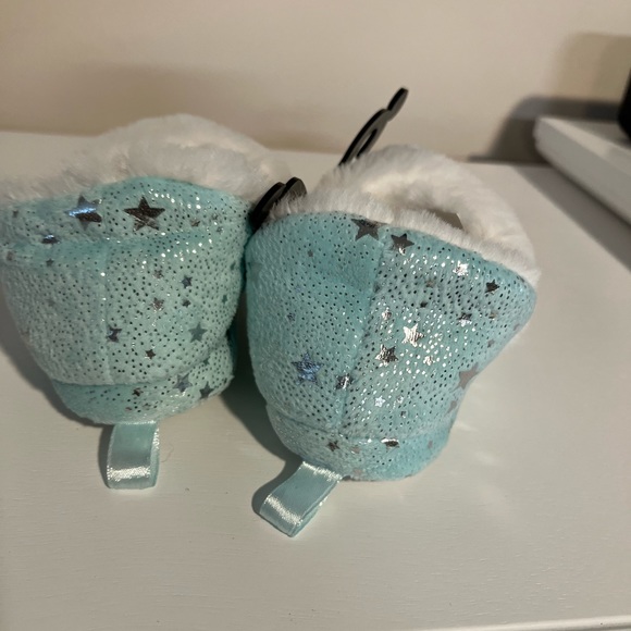 🎈🎈NWT STARRY SLIPPERS - Picture 2 of 5